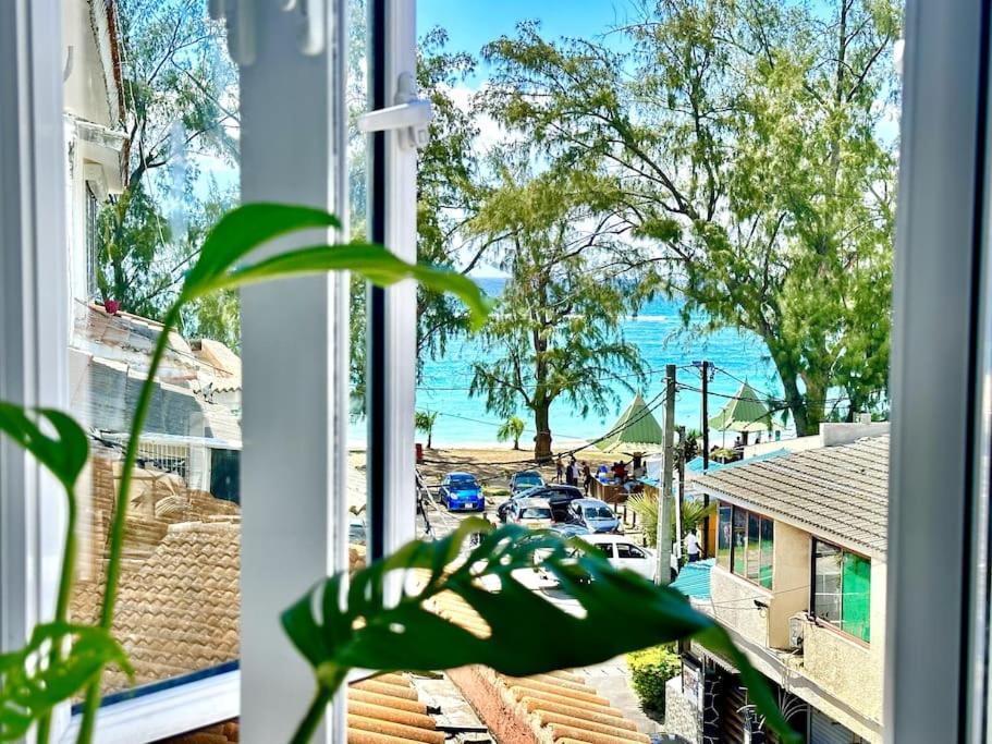 3 Bedroom Beachside Apartment - 30 Secs From Beach Flic-en-Flacq Exteriér fotografie